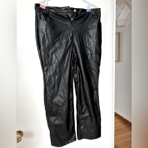 💕3/10$💕 🖤The Limited Black Straight Leg Leather Pants🖤 - Picture 1 of 2
